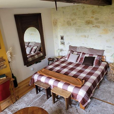 Chambre Vigne, Piscine Spa Fitness Lugon et l’Ile du Carney Exterior foto
